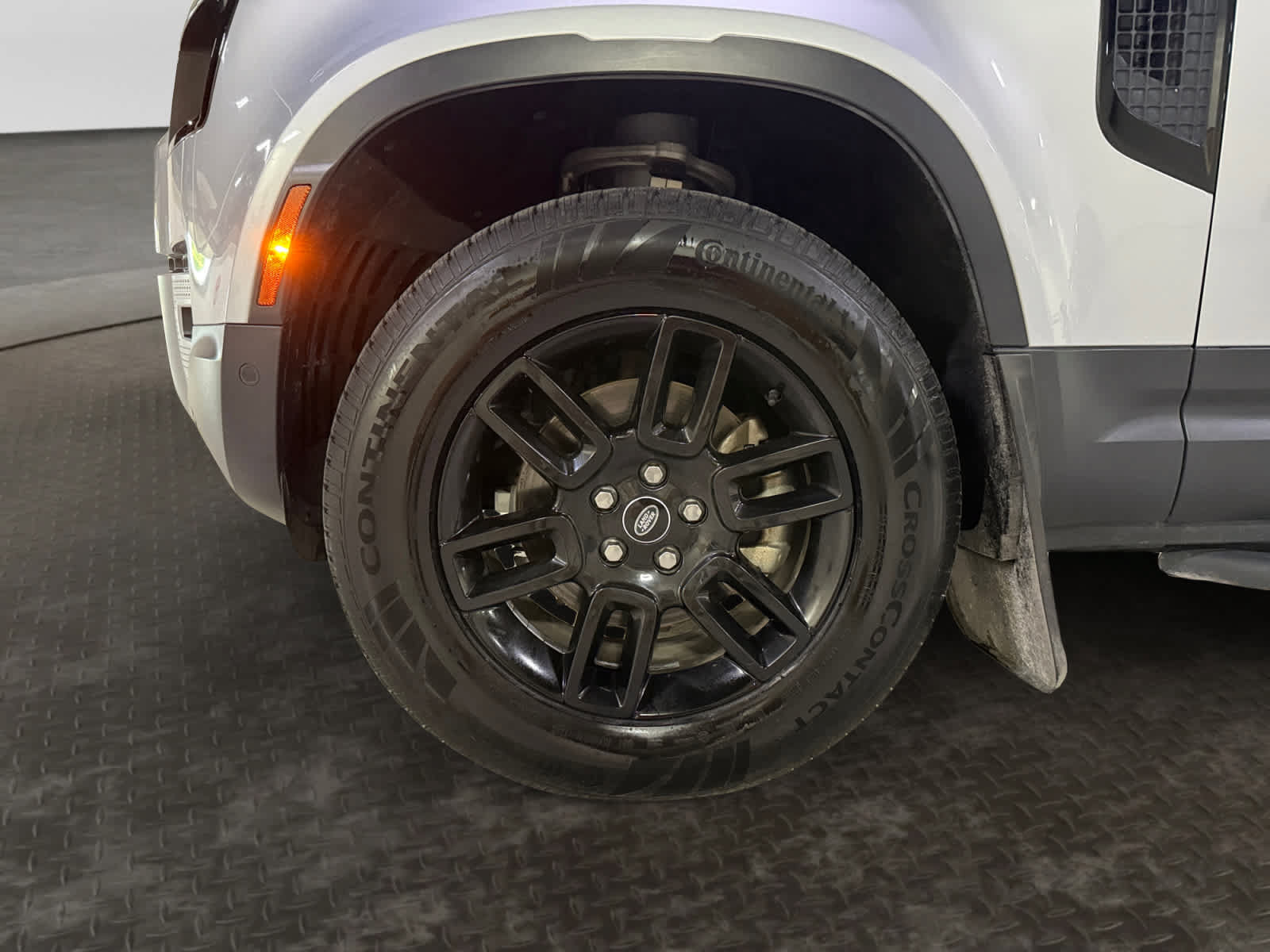 Used 2023 Land Rover Defender 110 S AWD/4WD image 21