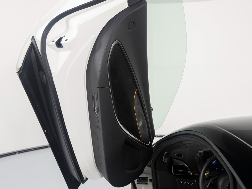 New 2025 McLaren Artura image 10