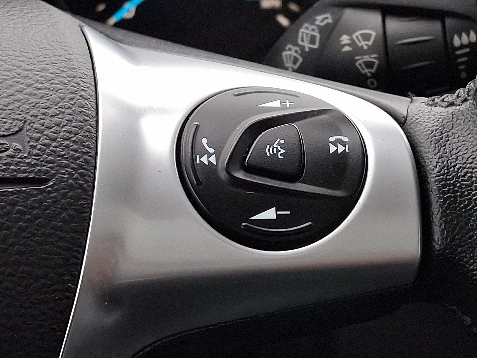 Used 2016 Ford Escape Titanium image 23