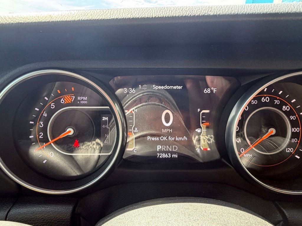 Used 2018 Jeep Wrangler Unlimited Sahara AWD/4WD image 14