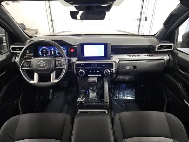 Certified 2025 Toyota Tacoma TRD Off-Road AWD/4WD image 31