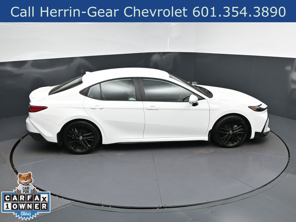 Used 2025 Toyota Camry SE w/ Convenience Package image 36