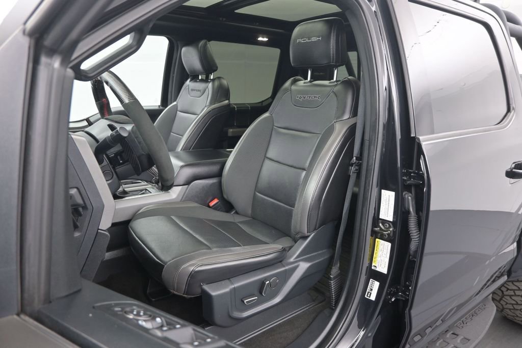 Used 2019 Ford F150 Raptor w/ Equipment Group 802A Luxury AWD/4WD image 7