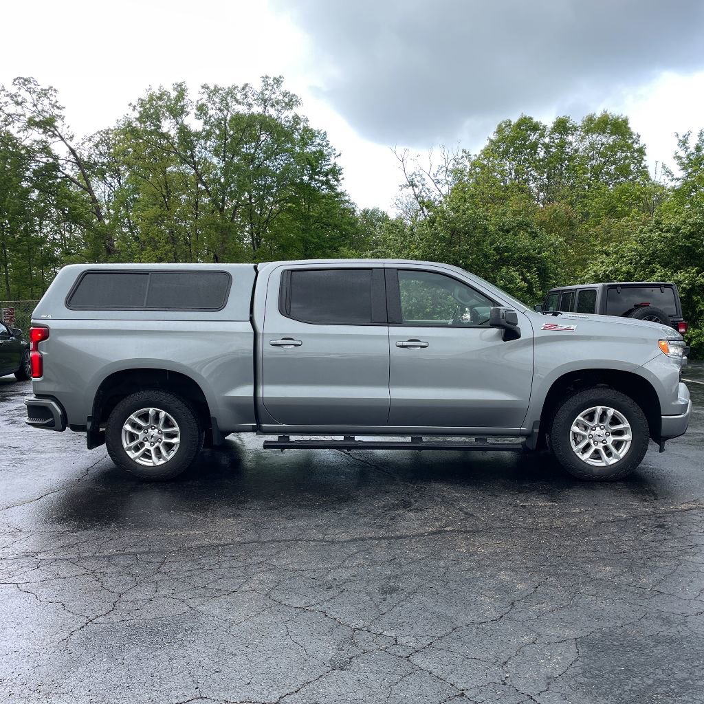 Used 2025 Chevrolet Silverado 1500 RST AWD/4WD image 4