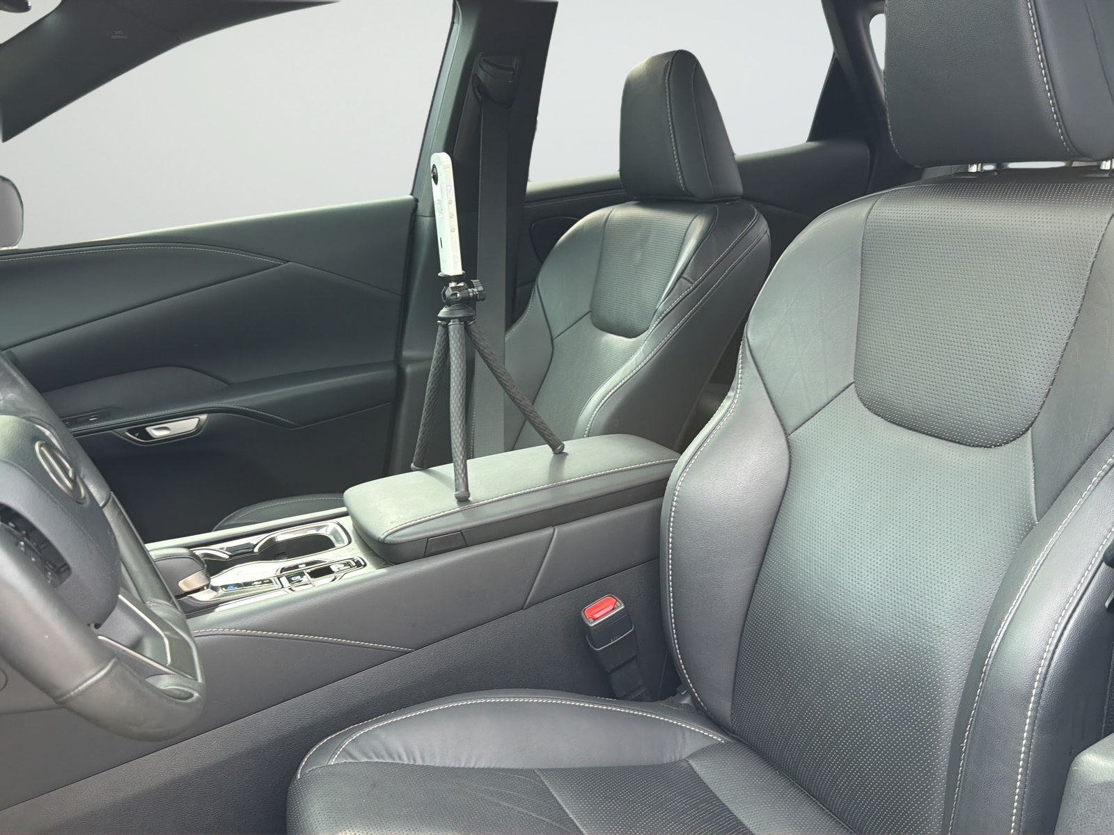 Used 2023 Lexus RX 350 w/ Accessory Package (Z1) AWD/4WD image 32