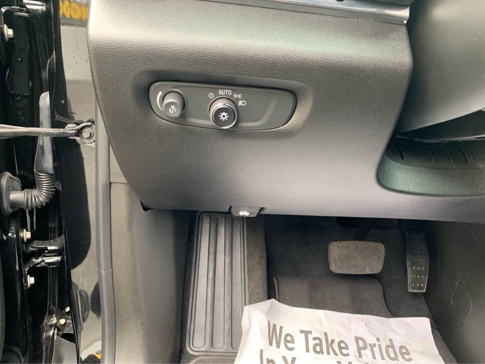 Used 2023 Chevrolet Traverse RS image 14