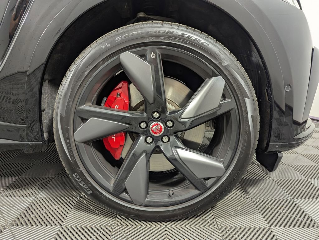 Used 2022 Jaguar F-PACE SVR image 31