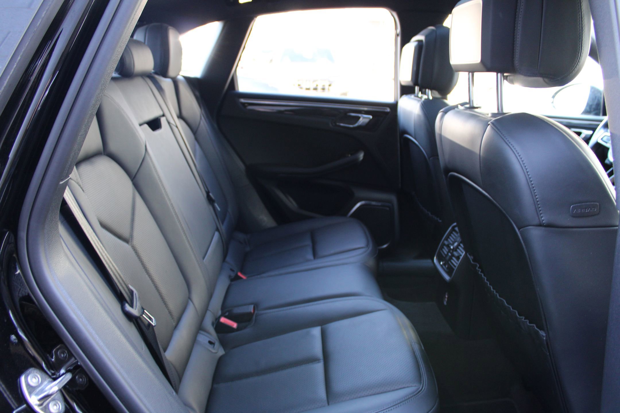 Certified 2023 Porsche Macan S image 25