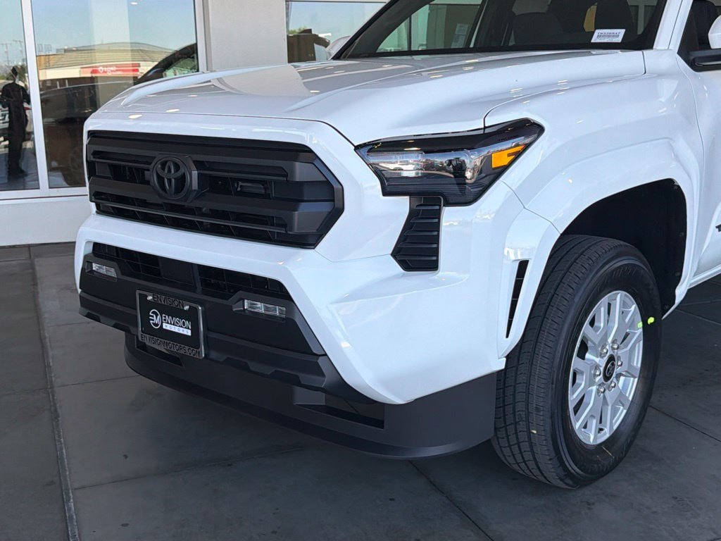 New 2026 Toyota Tacoma SR5 AWD/4WD image 3