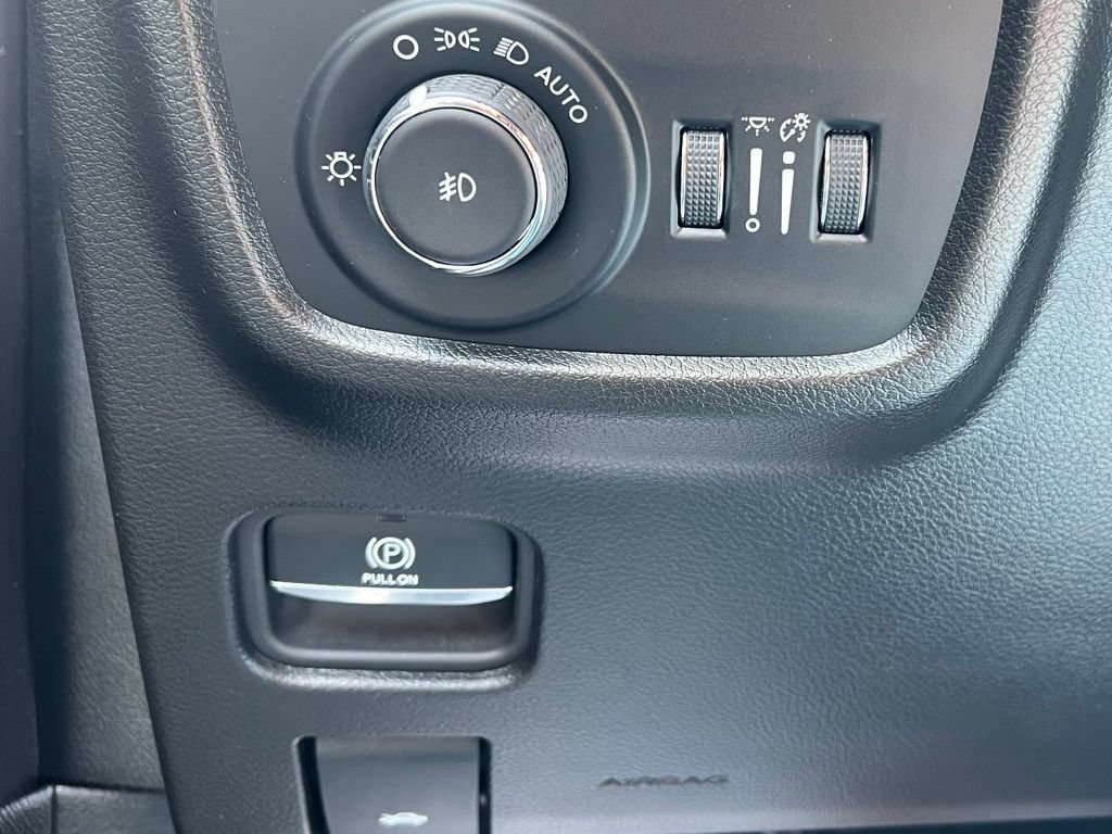 Used 2023 Jeep Grand Cherokee L Overland AWD/4WD image 12