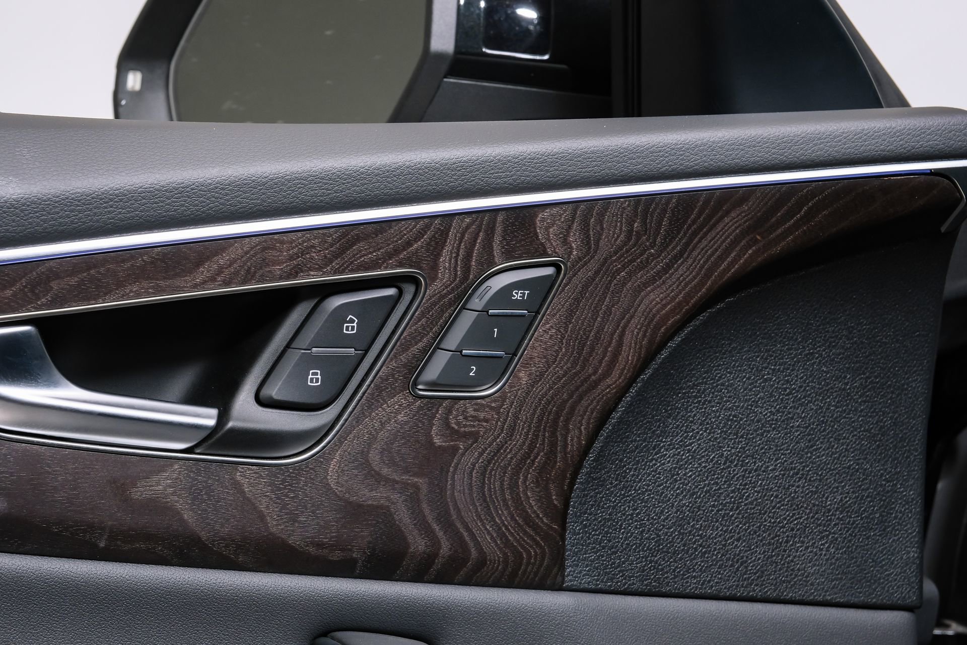 Used 2023 Audi Q8 Premium Plus w/ Premium Plus Package image 43