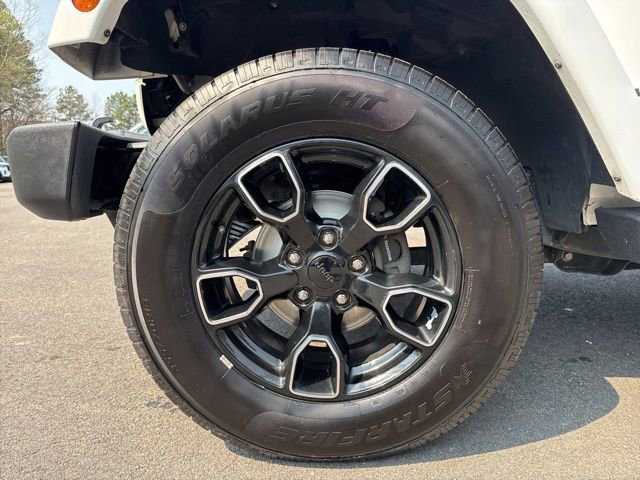 Used 2018 Jeep Wrangler Unlimited Altitude image 9