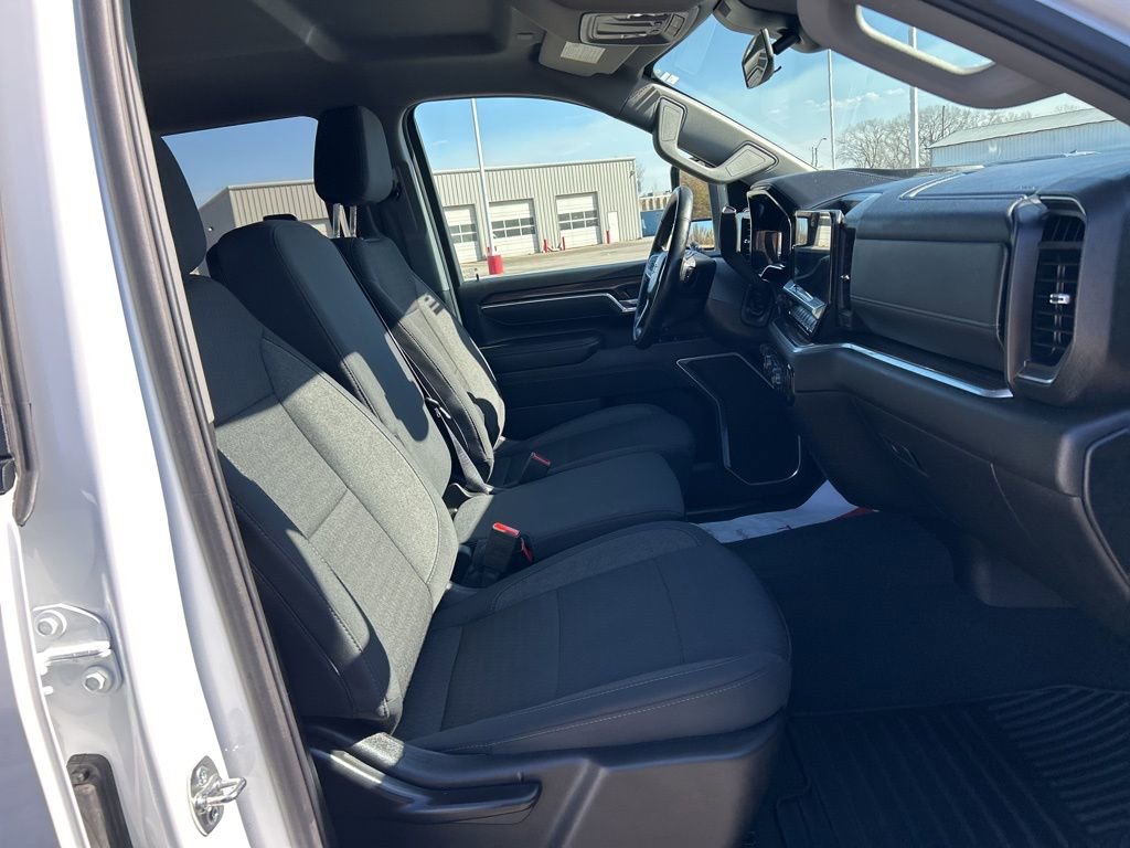 Used 2025 Chevrolet Silverado 2500 LT w/ Convenience Package image 19