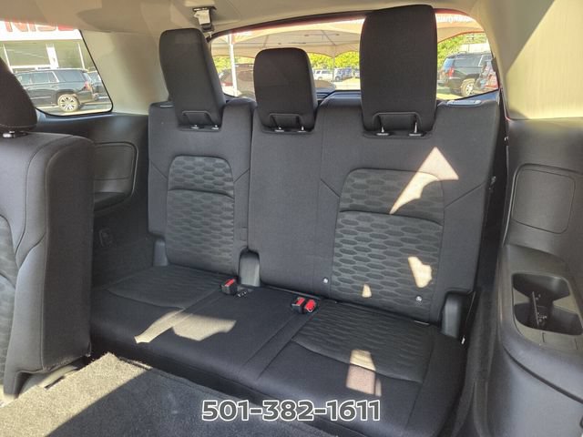 Used 2025 Nissan Pathfinder SV FWD image 12