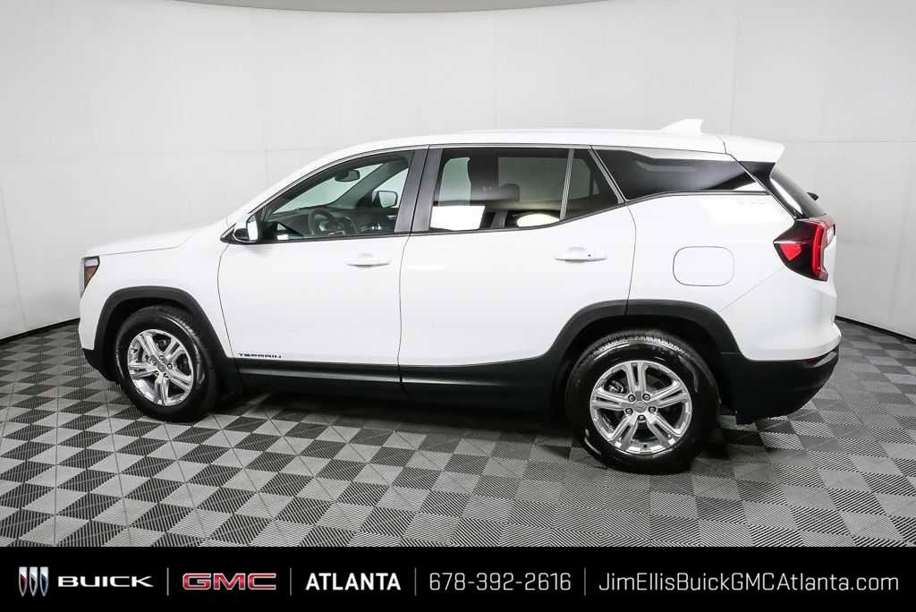 Certified 2024 GMC Terrain SLE FWD image 2