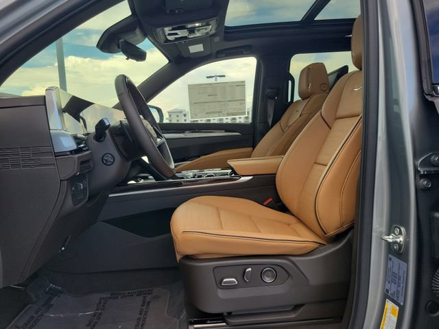 New 2026 Cadillac Escalade ESV Luxury w/ Touring Package AWD/4WD image 16