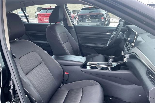 Used 2024 Nissan Altima 2.5 SV image 8