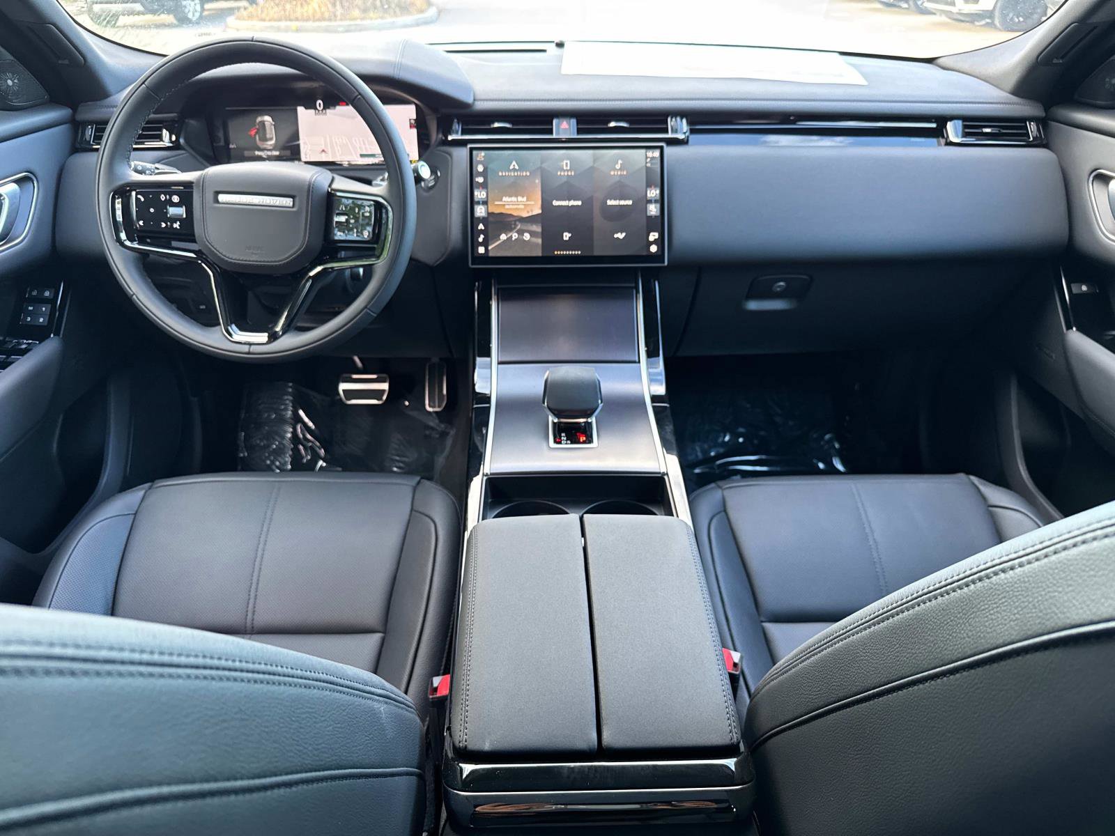 New 2026 Land Rover Range Rover Velar Dynamic SE image 16