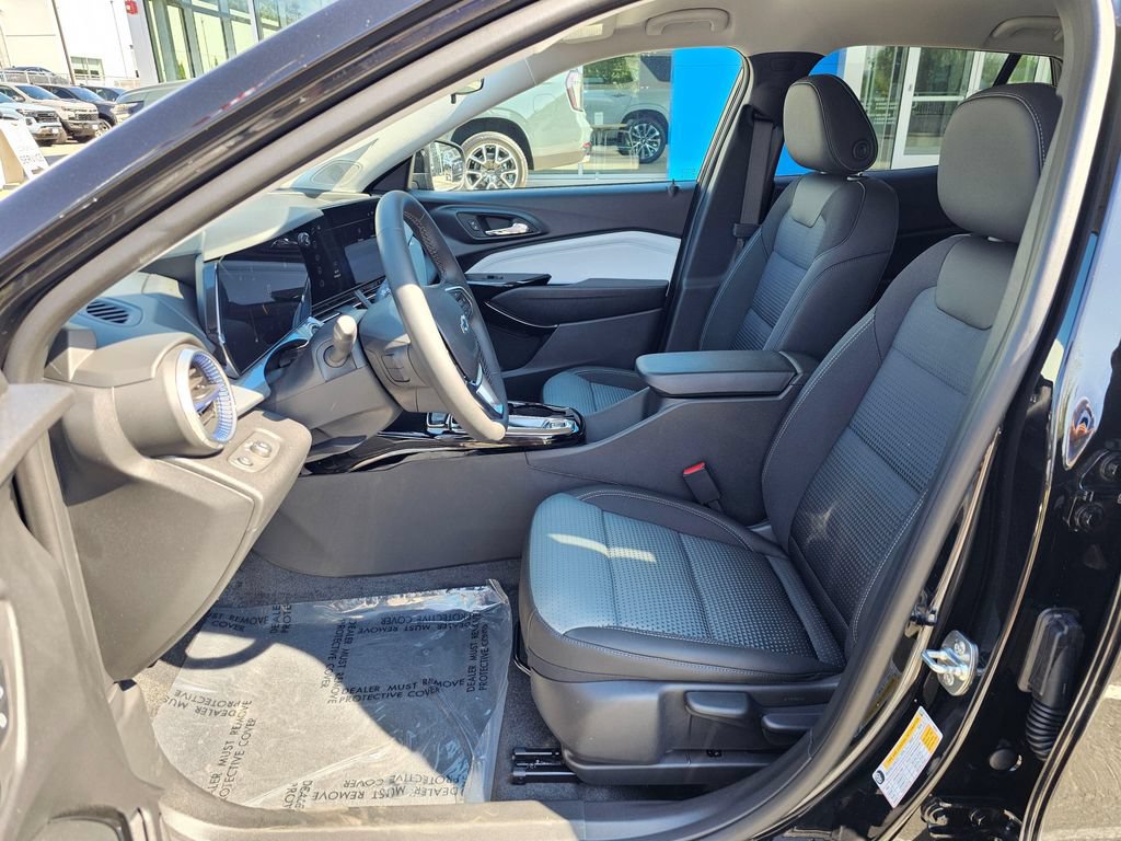 New 2026 Chevrolet Trax LT w/ Driver Confidence Package FWD image 20