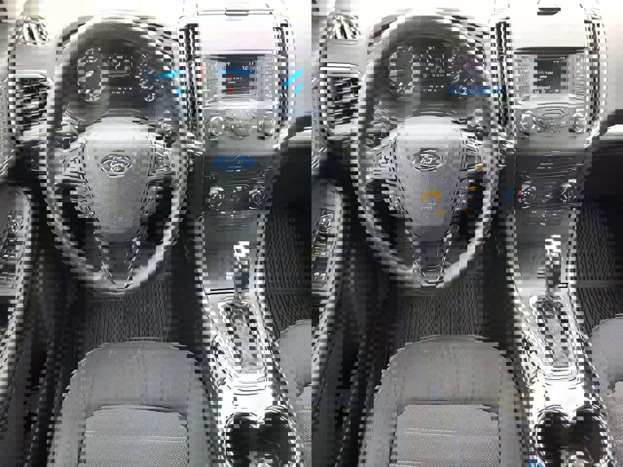 Used 2018 Ford Edge SE image 27