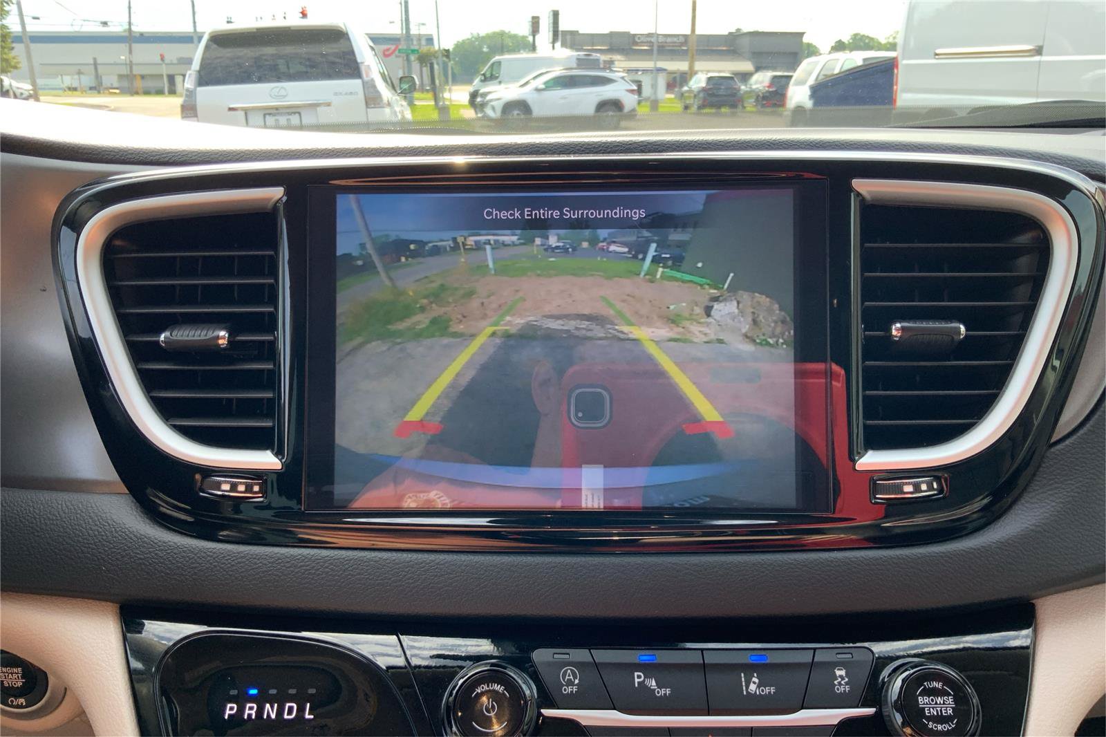 Used 2024 Chrysler Pacifica Touring-L FWD image 33