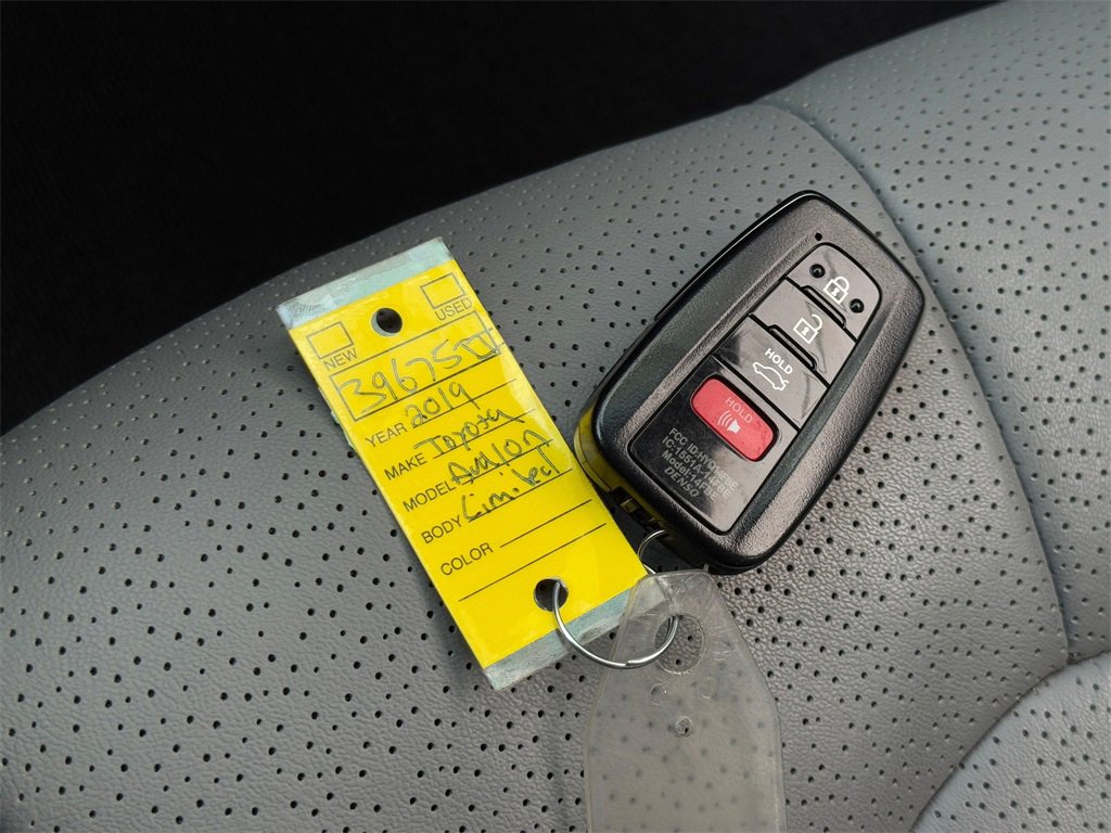 Certified 2019 Toyota Avalon Limited w/ Advanced Safety Package image 38