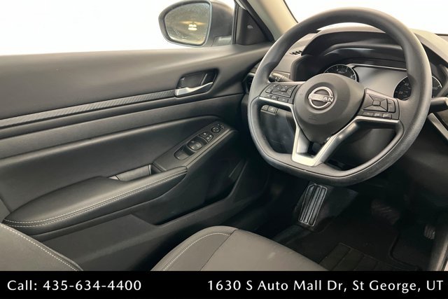 Used 2025 Nissan Altima 2.5 SV AWD/4WD image 11