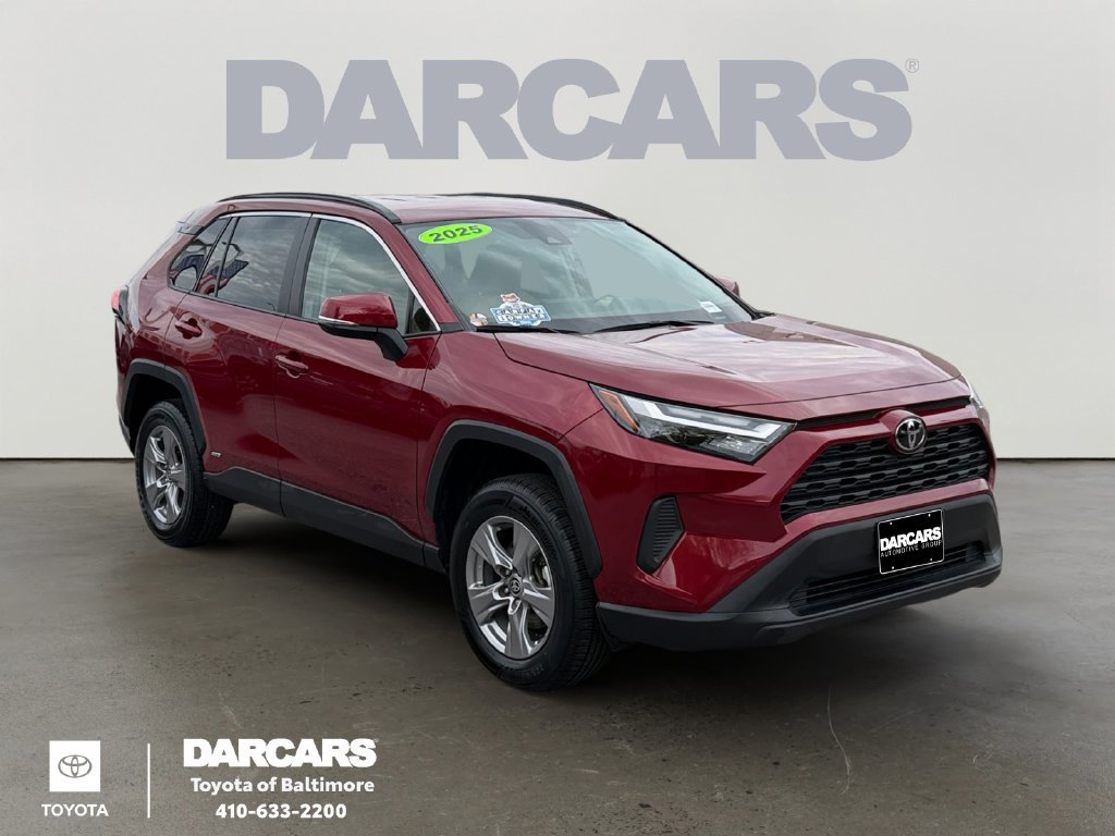 Used 2025 Toyota RAV4 XLE AWD/4WD image 1