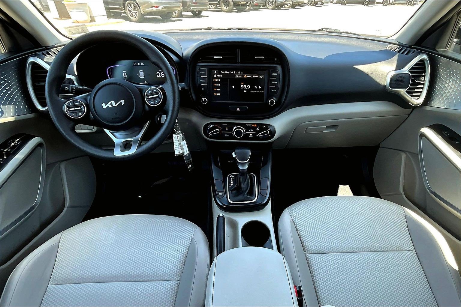 Used 2025 Kia Soul LX FWD image 15
