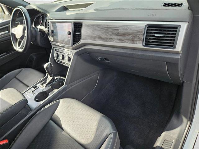 Used 2020 Volkswagen Atlas Cross Sport SE w/ Panoramic Sunroof Package image 20