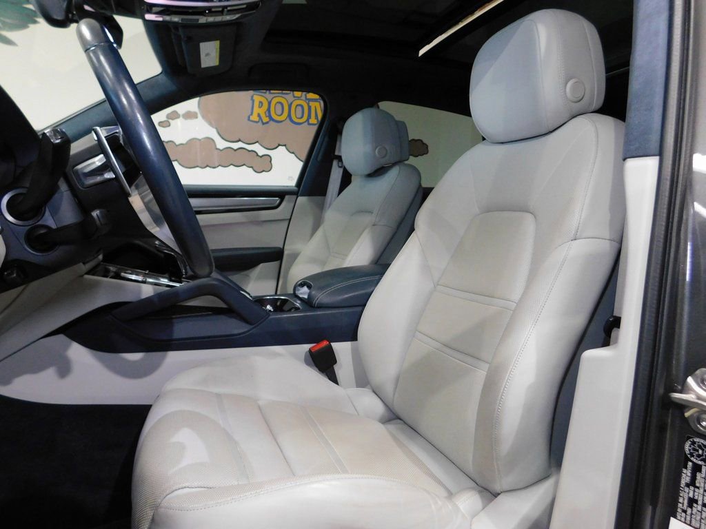 Used 2021 Porsche Cayenne GTS image 42