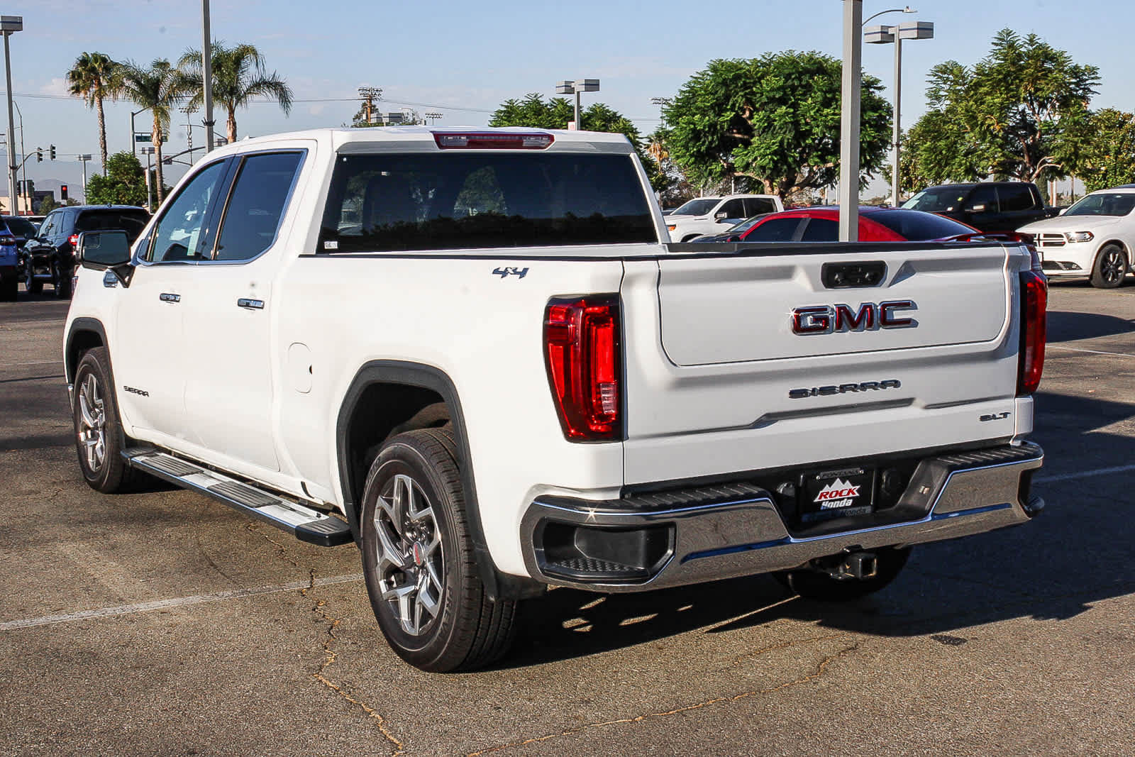 Used 2022 GMC Sierra 1500 SLT w/ SLT Premium Package AWD/4WD image 8