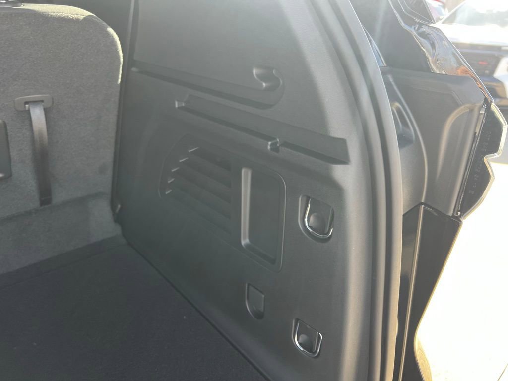 New 2026 Chevrolet Traverse LT image 15