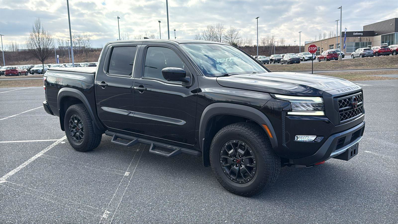 Used 2023 Nissan Frontier PRO-4X w/ Pro-4X Premium Package image 2