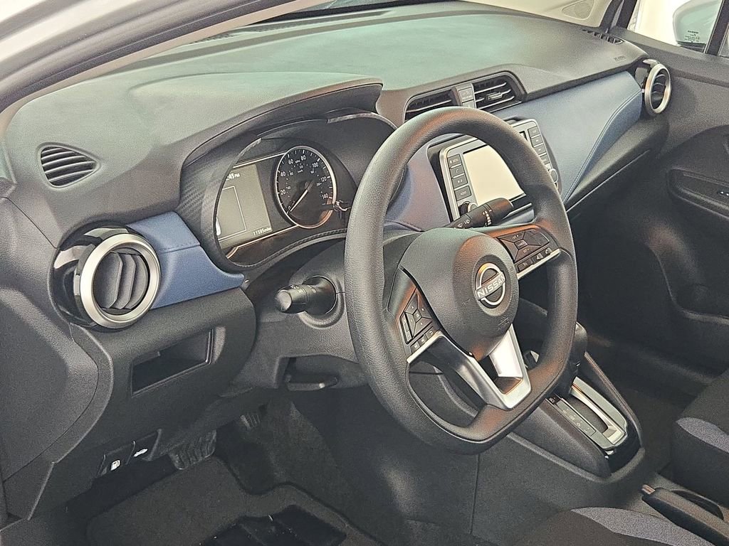 Used 2025 Nissan Versa SV image 16