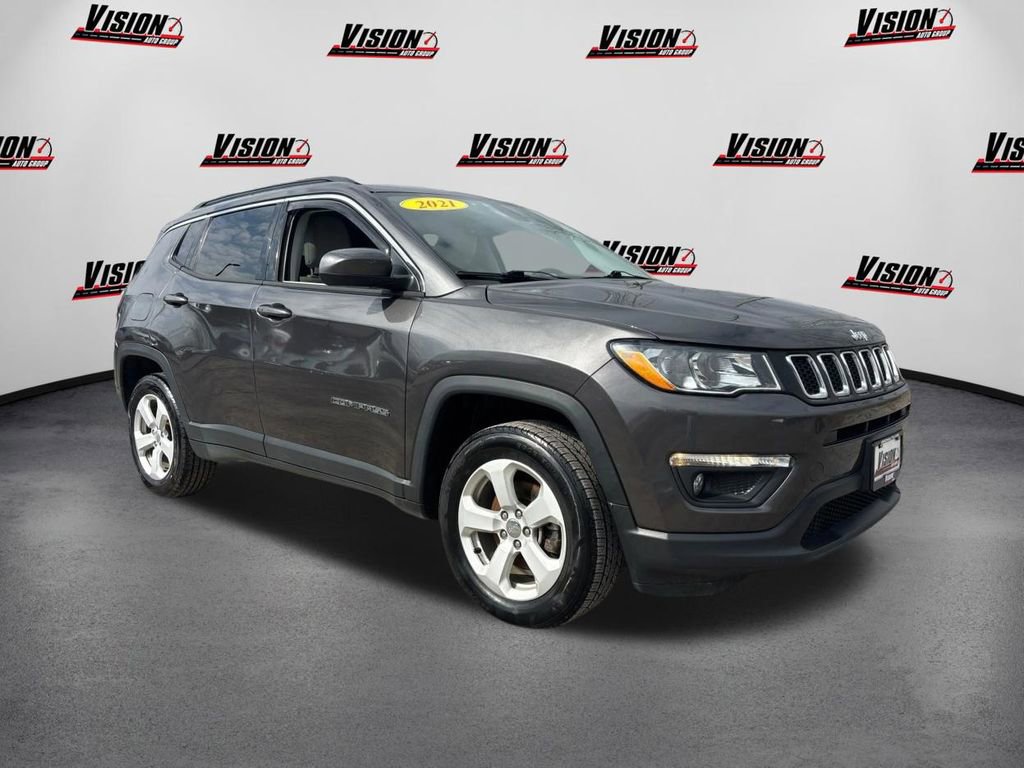 Used 2021 Jeep Compass Latitude w/ Convenience Group AWD/4WD image 3