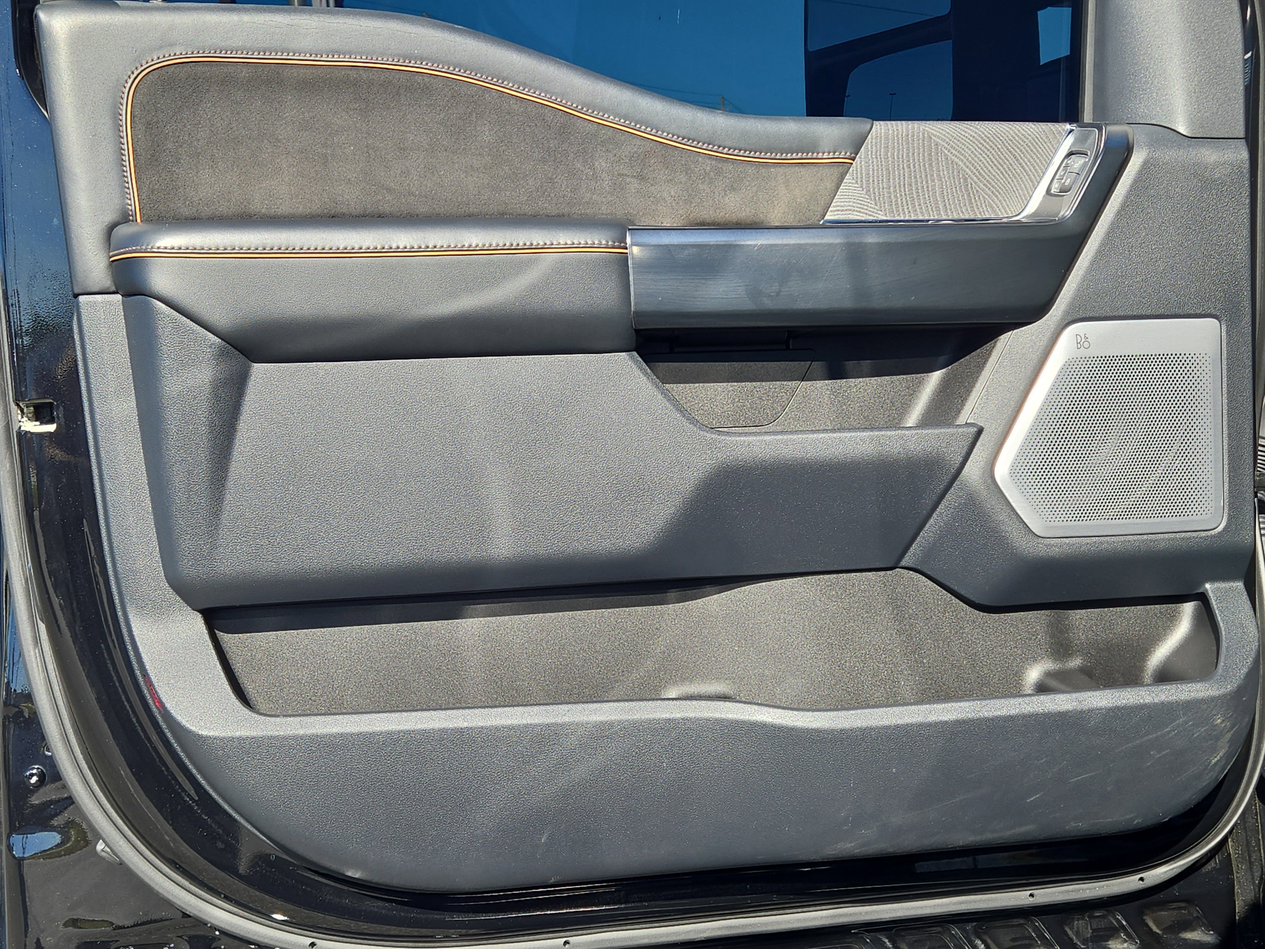 Used 2023 Ford F450 Platinum w/ FX4 Off-Road Package image 23