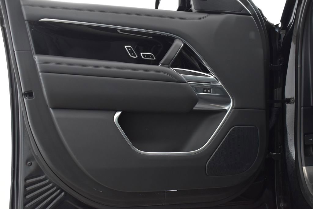 Used 2023 Land Rover Range Rover SE image 11