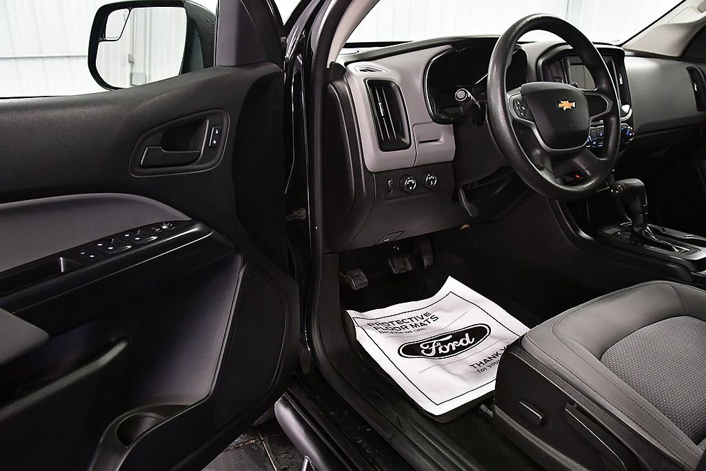 Used 2019 Chevrolet Colorado W/T w/ Custom Special Edition image 15