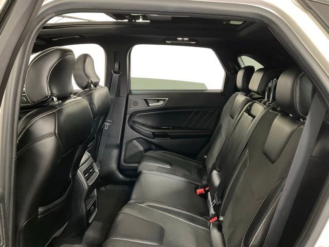 Used 2019 Ford Edge ST w/ Cold Weather Package AWD/4WD image 32