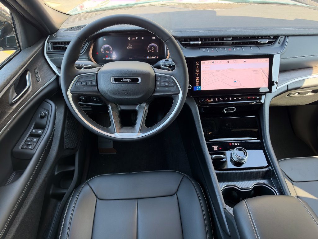 New 2027 Jeep Grand Cherokee Limited AWD/4WD image 18