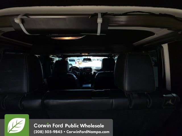Used 2016 Jeep Wrangler Unlimited Rubicon w/ Dual Top Group image 17