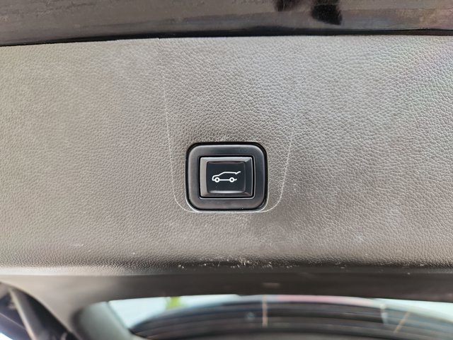 Used 2023 Chevrolet Traverse LT FWD image 34