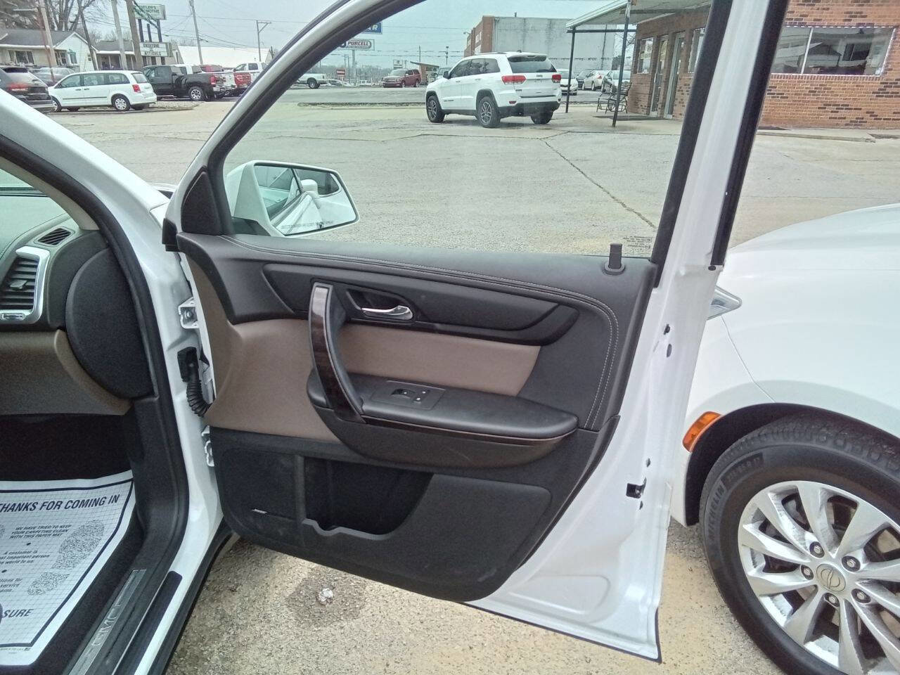 Used 2017 GMC Acadia Limited SLT image 4