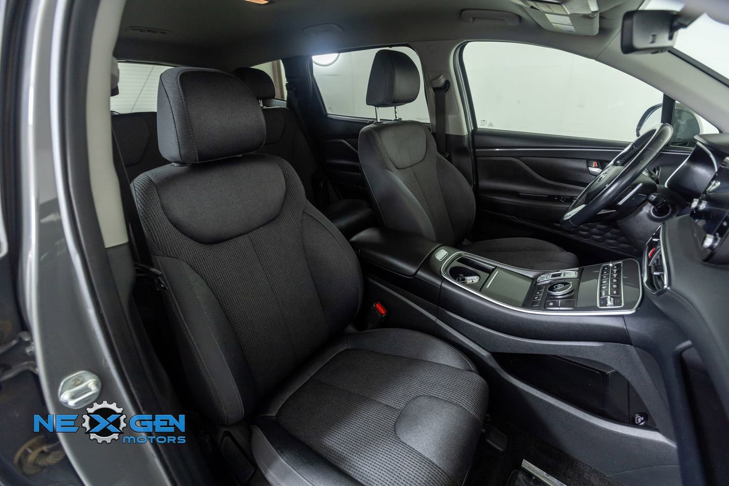 Used 2022 Hyundai Santa Fe SEL w/ Convenience Package image 40