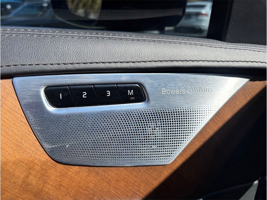 Used 2016 Volvo XC90 T6 Inscription w/ Vision Package image 24