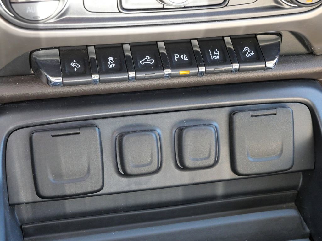 Used 2015 GMC Sierra 1500 Denali w/ Driver Alert Package image 24