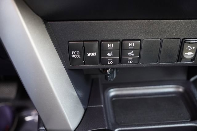 Used 2016 Toyota RAV4 Limited w/ Advanced Technology Package image 30