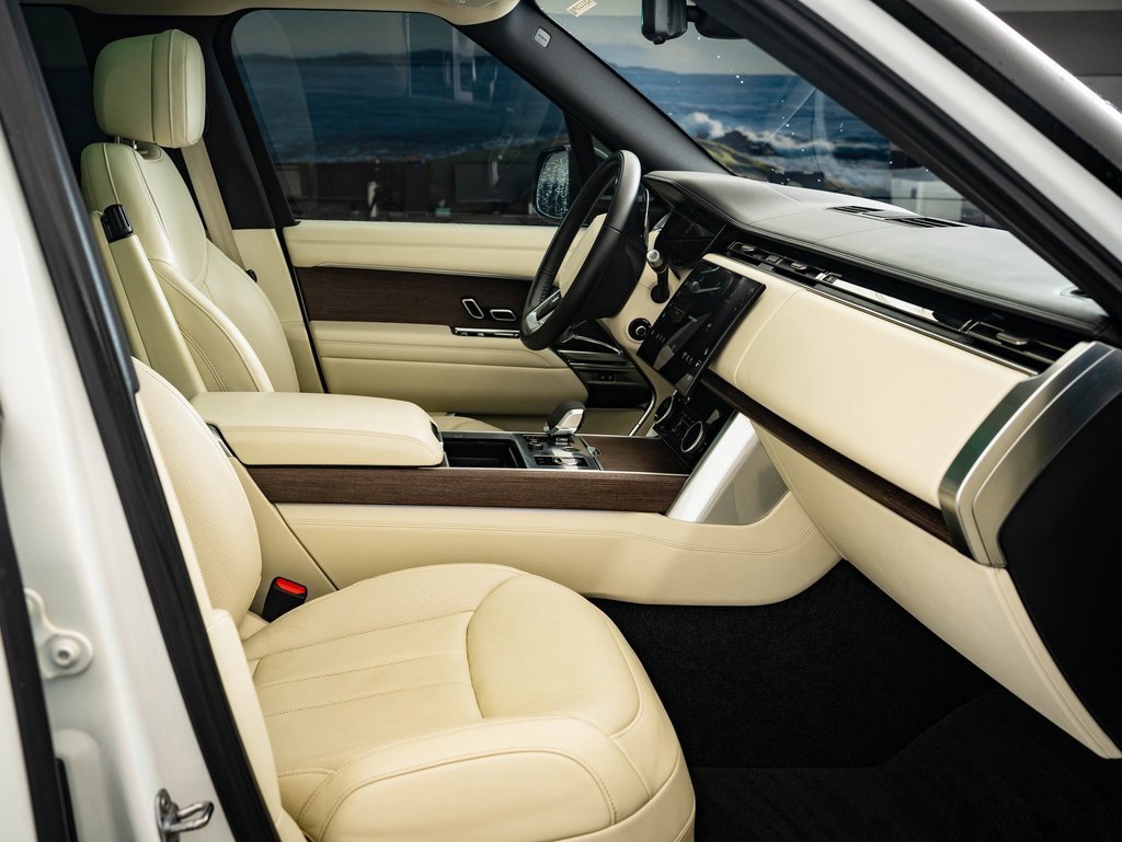 Used 2022 Land Rover Range Rover SE image 20