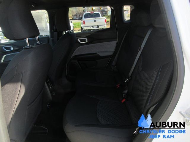 Used 2025 Jeep Compass Sport image 17